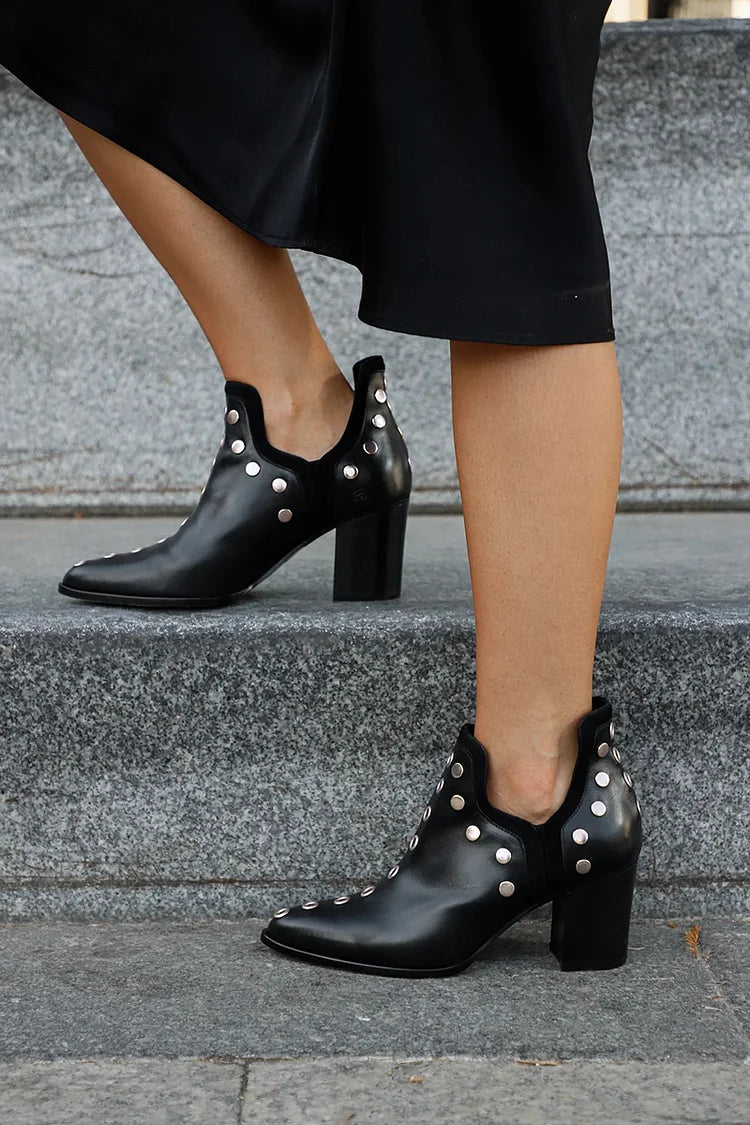 Boots Women Wide Heel Pointed Toe Studded – Casual